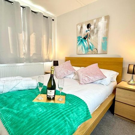 Horizon House, Stunning 2-Bedroom Flat 1, Parking, Netflix, Oxford Ngoại thất bức ảnh